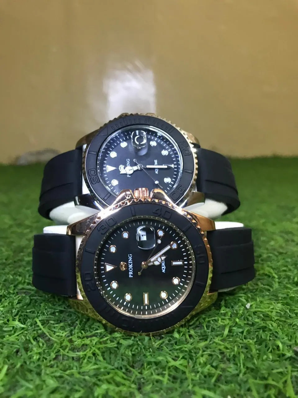 Men's Porking Quartz Watch Black Golden Silicone Strap Rotating Bezel