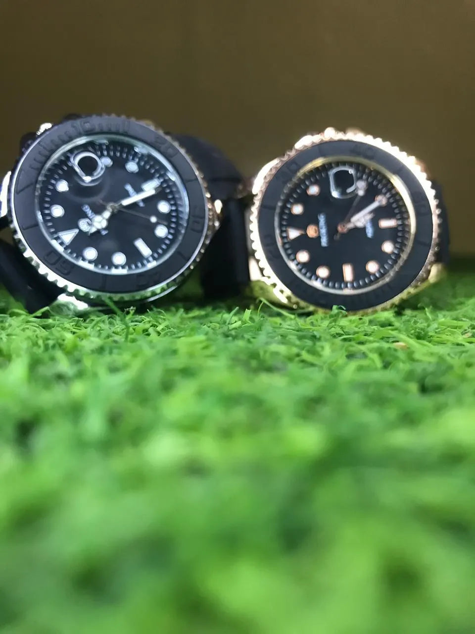 Men's Porking Quartz Watch Black Golden Silicone Strap Rotating Bezel