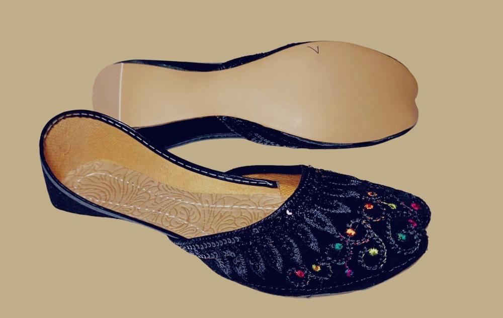 Women's Velvet Embroidered Khussa Flat Shoes