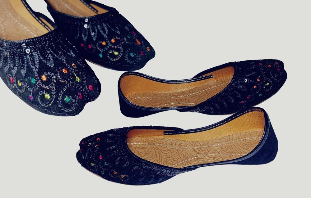 Women's Velvet Embroidered Khussa Flat Shoes